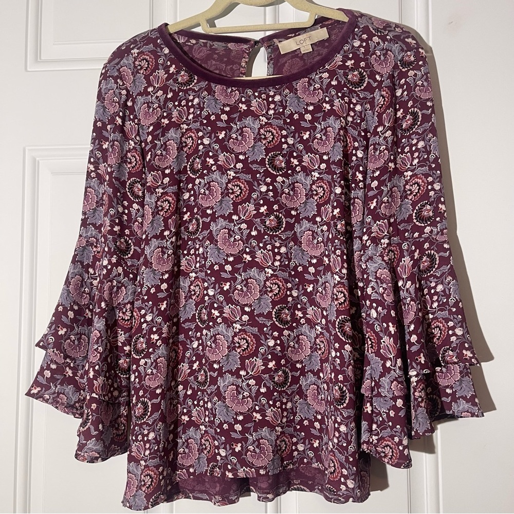 ❤️2/$15 or 3/$21❤️ Loft Purple Floral Paisley Bell Sleeve Blouse, Size XS